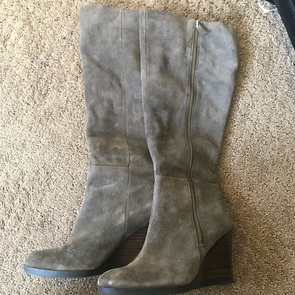 SALE: Gorgeous knee high Franco Sarto suede boot